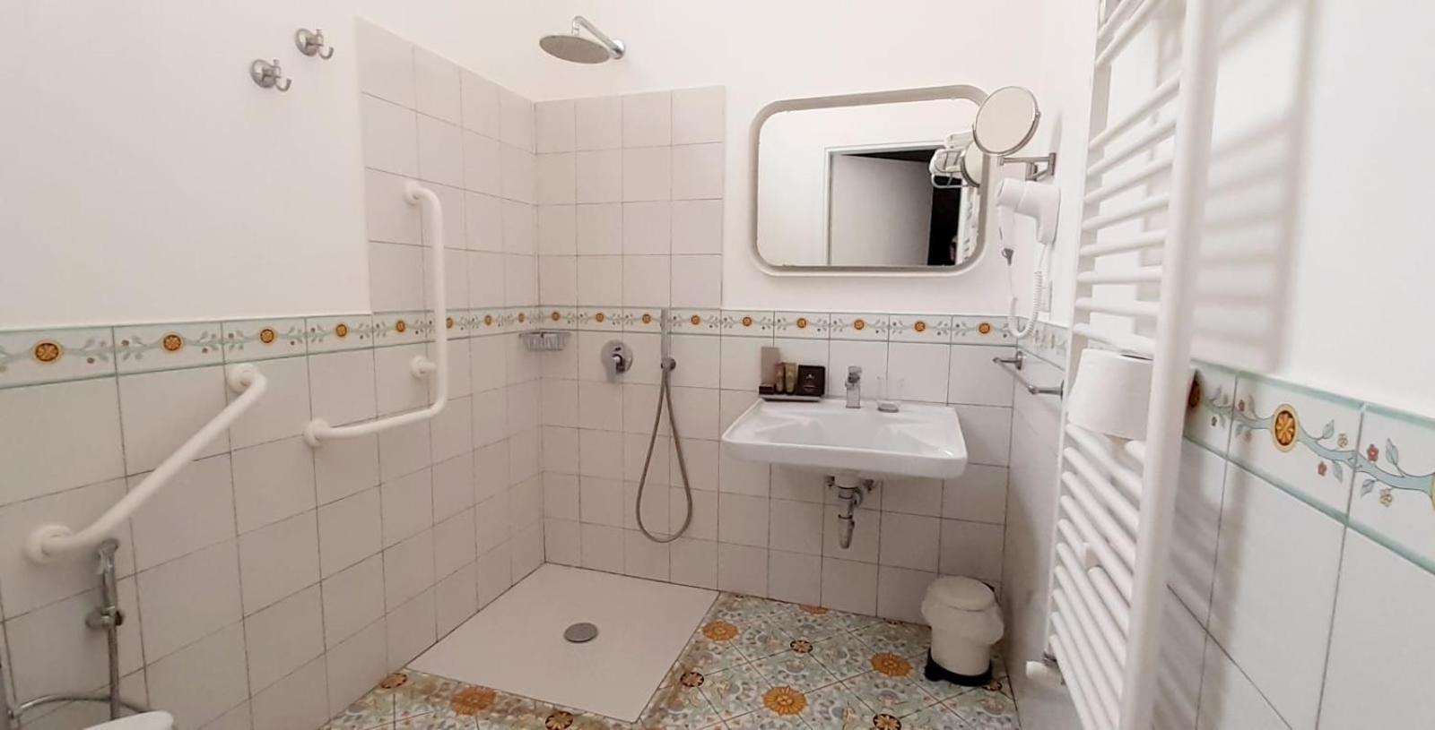 La Foresteria Di Maestina Barcellona-Pozzo di Gotto Kamer foto